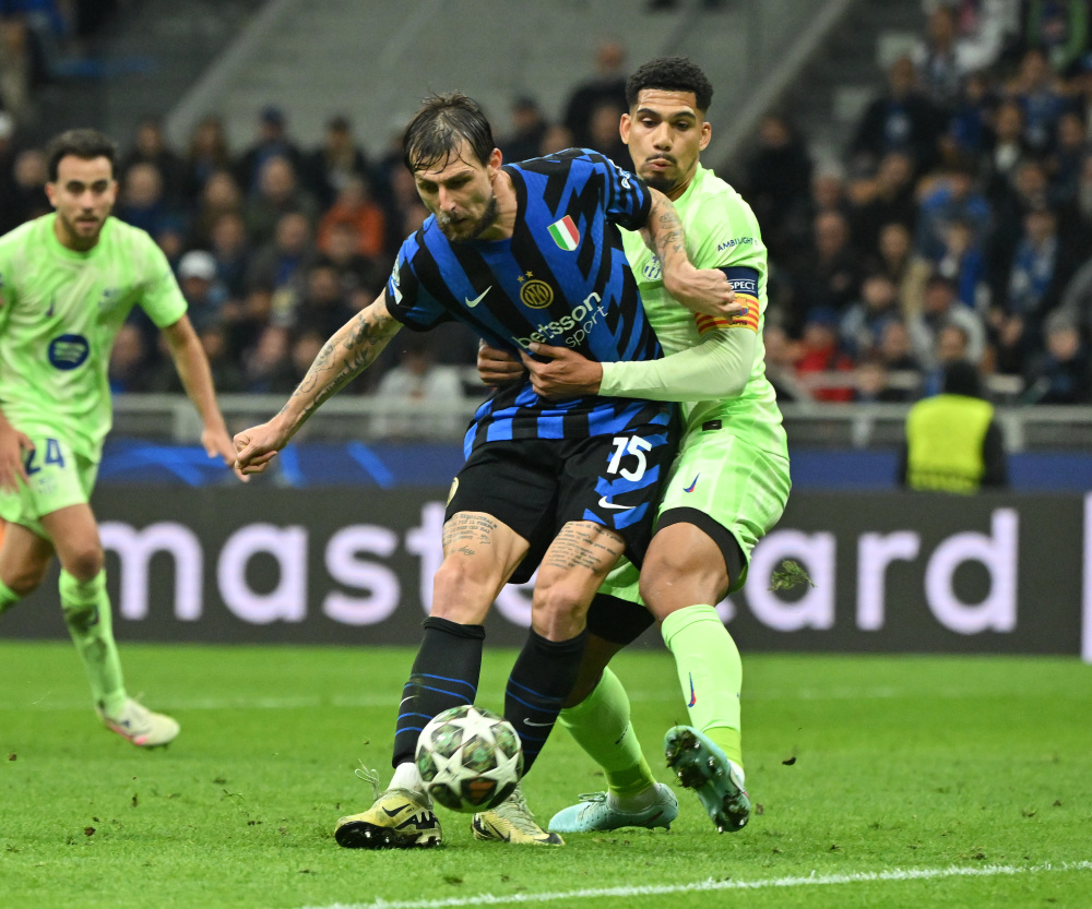 保持冷静的 保持冷静的