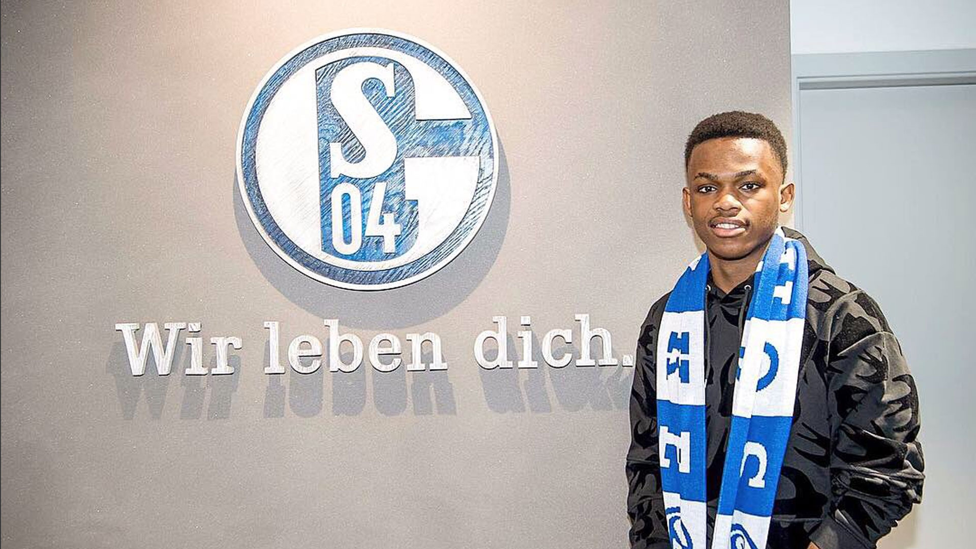 尼与泰国的 尼与泰国的