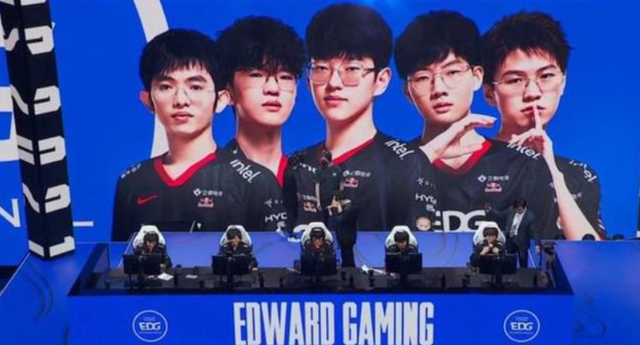 球迷们那颗 球迷们那颗